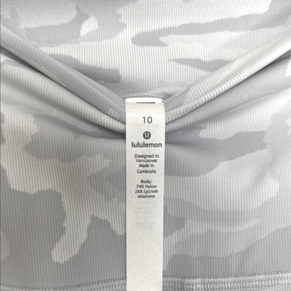 Lululemon Wunder Under Crop High-Rise, Roll Down Scallop Leggings 23", Size 10 - Picture 4 of 10